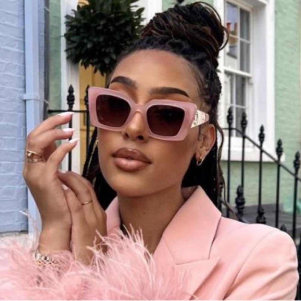 NWT BURBERRY Pink Sunglasses. Comes with Box and all packaging